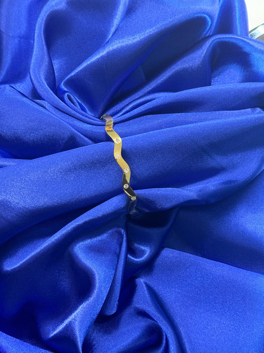 Wavy bangle - gold